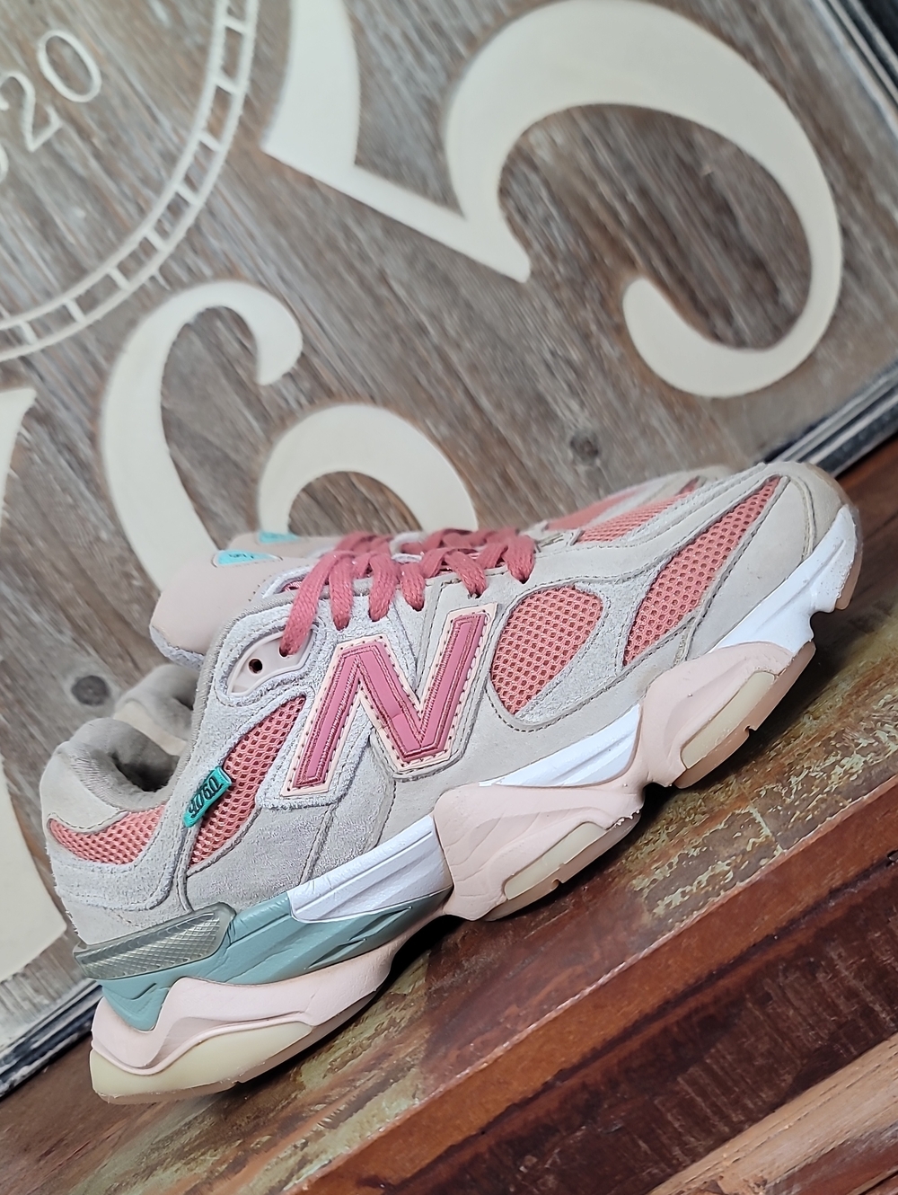 ๐ฅ Rare New Balance 9060 'Inside Voices' "Penny Cook Pink" Wmns 7 Good Conditon. - Picture 3 of 16